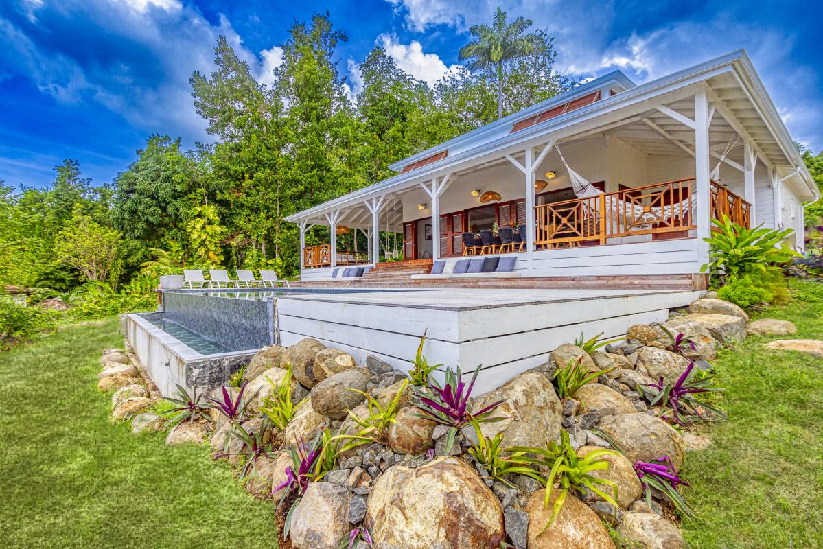 2_Location villa  vue mer Deshaies Guadeloupe_Vue ensemble